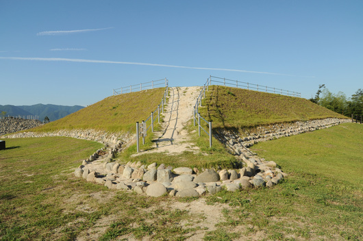 西谷3号墓　墳丘（墓道から・Ｂ）